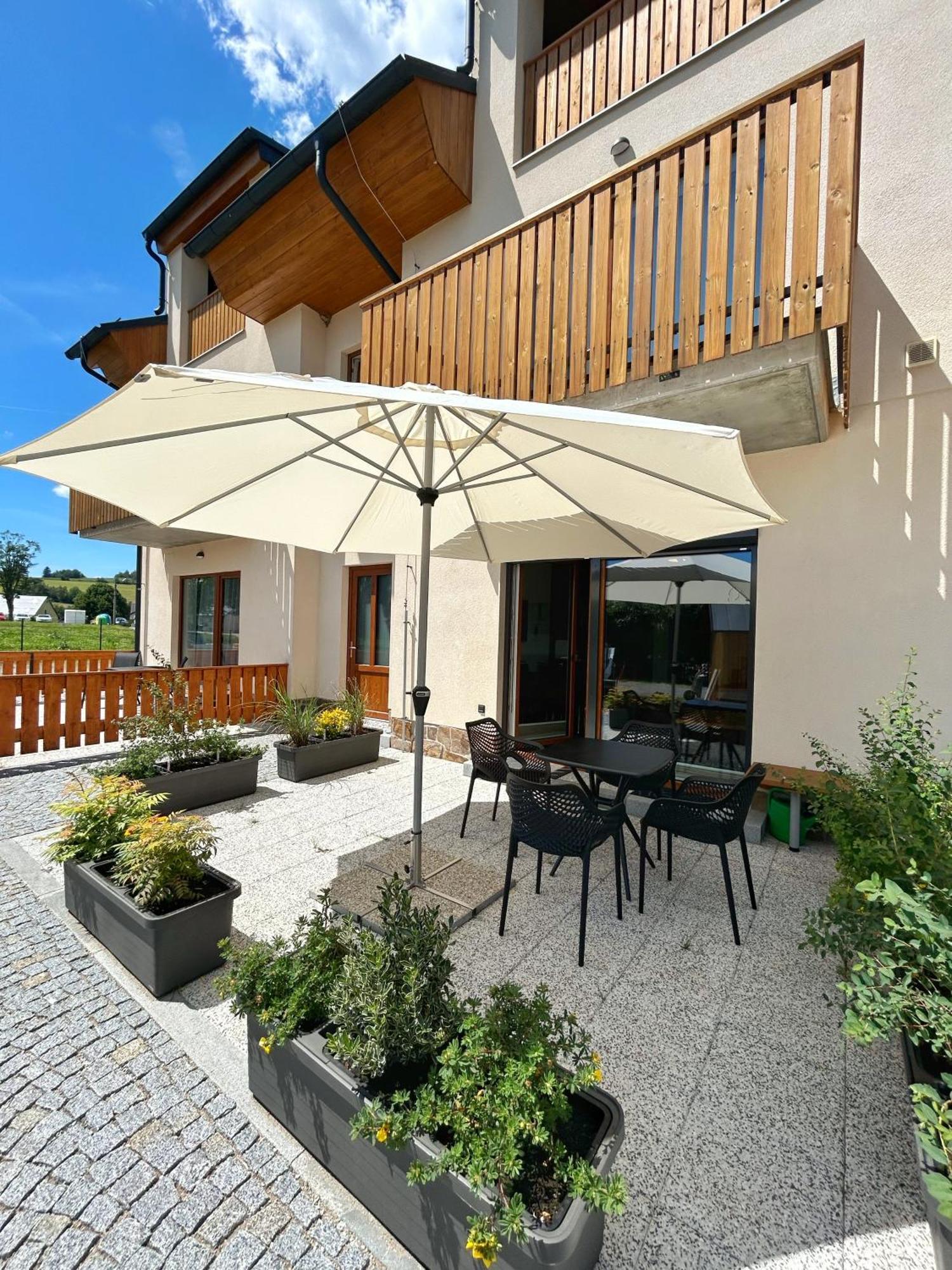 Se Slunnou Teraskou V Kasperkach Apartment
